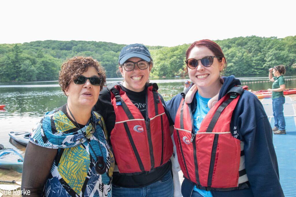 3 women